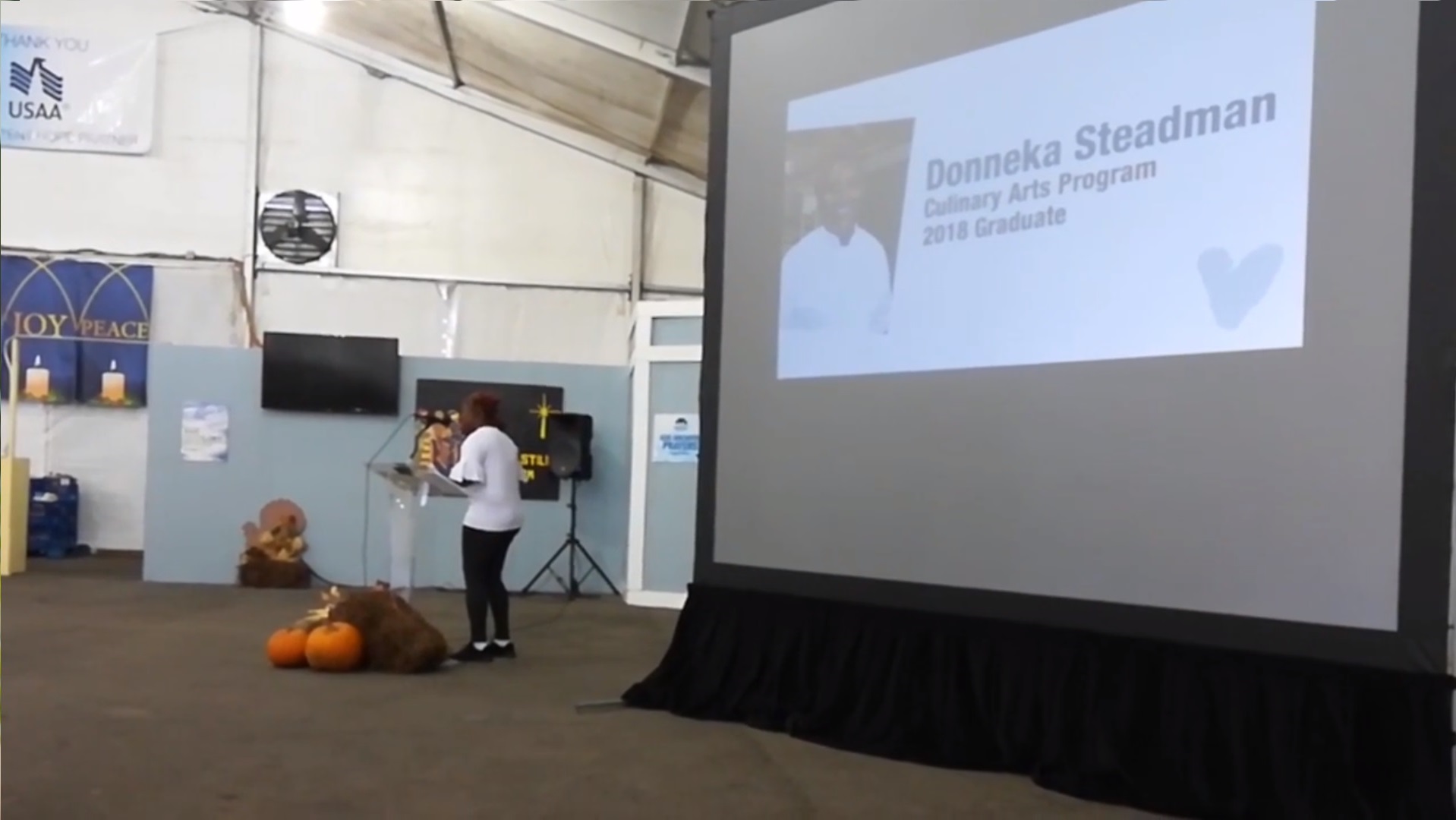 VIDEO Donneka Steadman singing at the Metropolitan Ministries Tampa